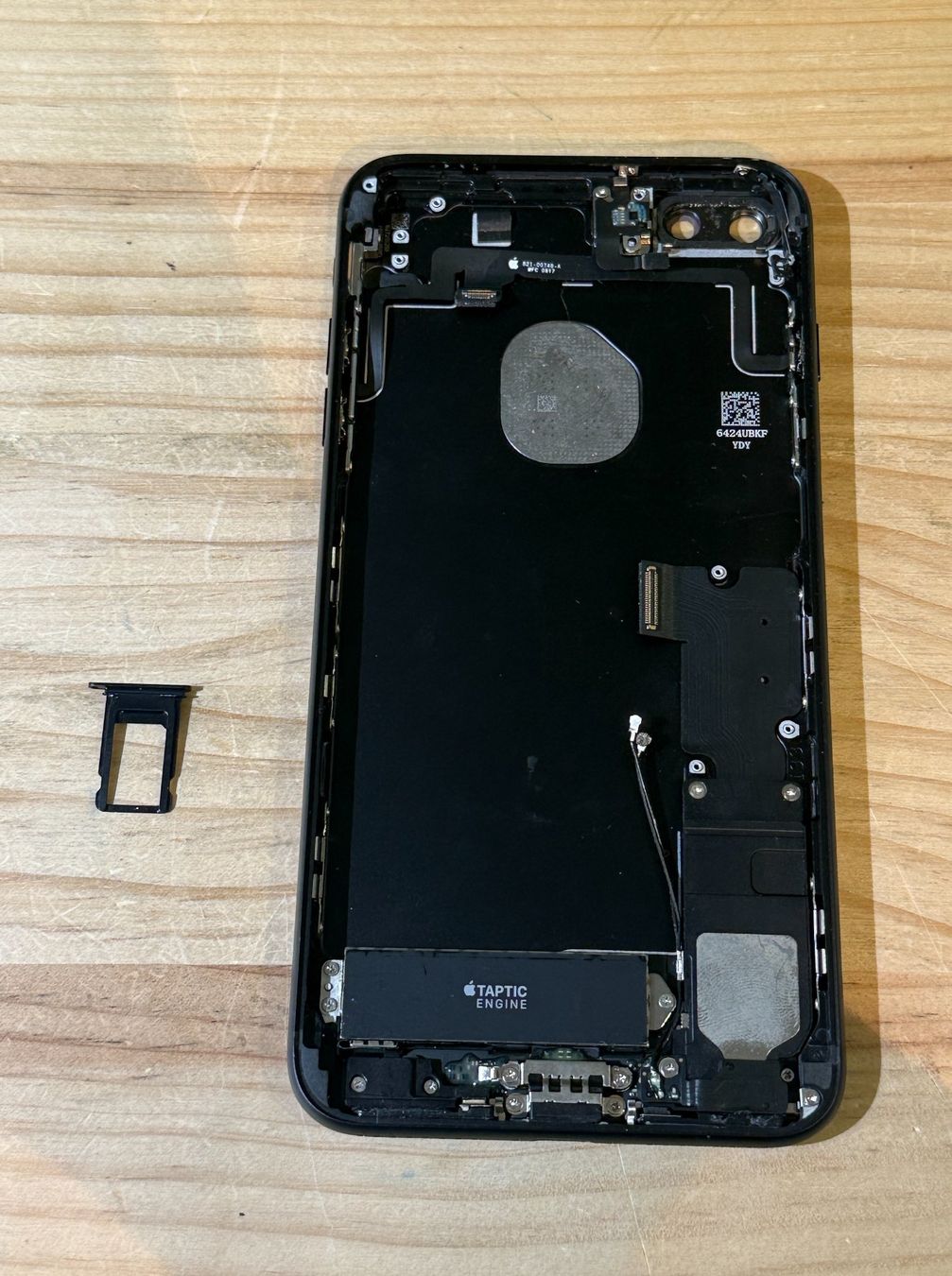 Apple Telefoni cellulari / Smartphones: Châssis Complet iPhone 7 Plus Noir Brillant- Connecteur de C – Usato da Morges venduto da DA-repa 4