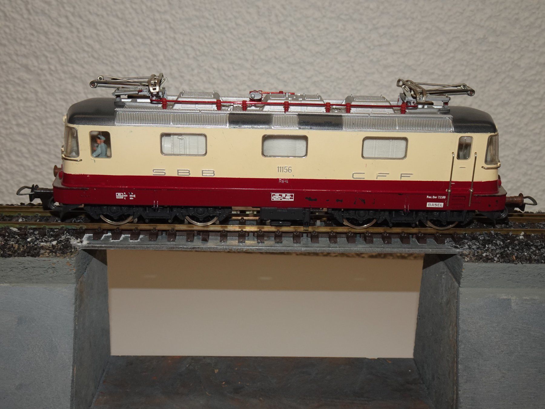 Fleischmann Modellini di ferrovie: Fleischmann 4341  SBB  Re 4/4" TEE 11156  H0 DC – Nuovo (secondo la descrizione) da Hinwil venduto da Berling0 1
