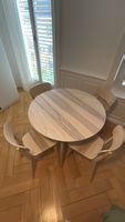 Esstisch mit 4 Stühlen – Modernes Design in Holzoptik