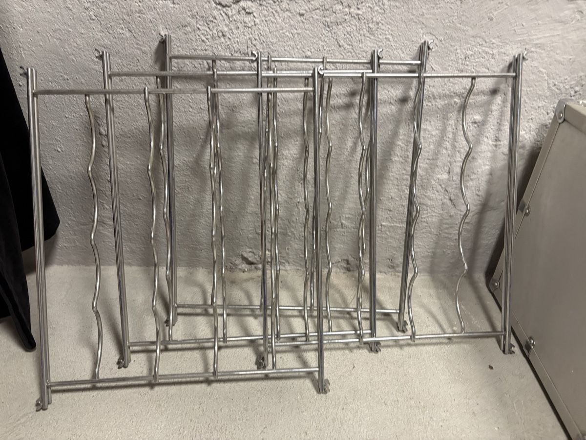 Micasa Scaffali: Metallregal mit Weintablaren – Usato da Basel venduto da tobitobsenbasel 5