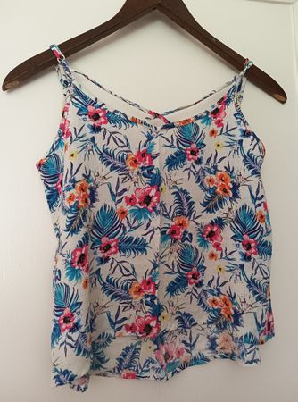 Sommerliches Top mit Blumenmuster, Grösse M