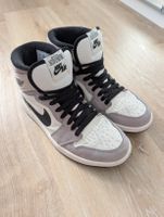 Air Jordan 1 High (EU 42)