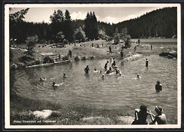 Flims, Strandbad am Caumasee mit Badende