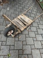 Schubkarre Holz defekt mit Rad Bastlerobjekt, Deko