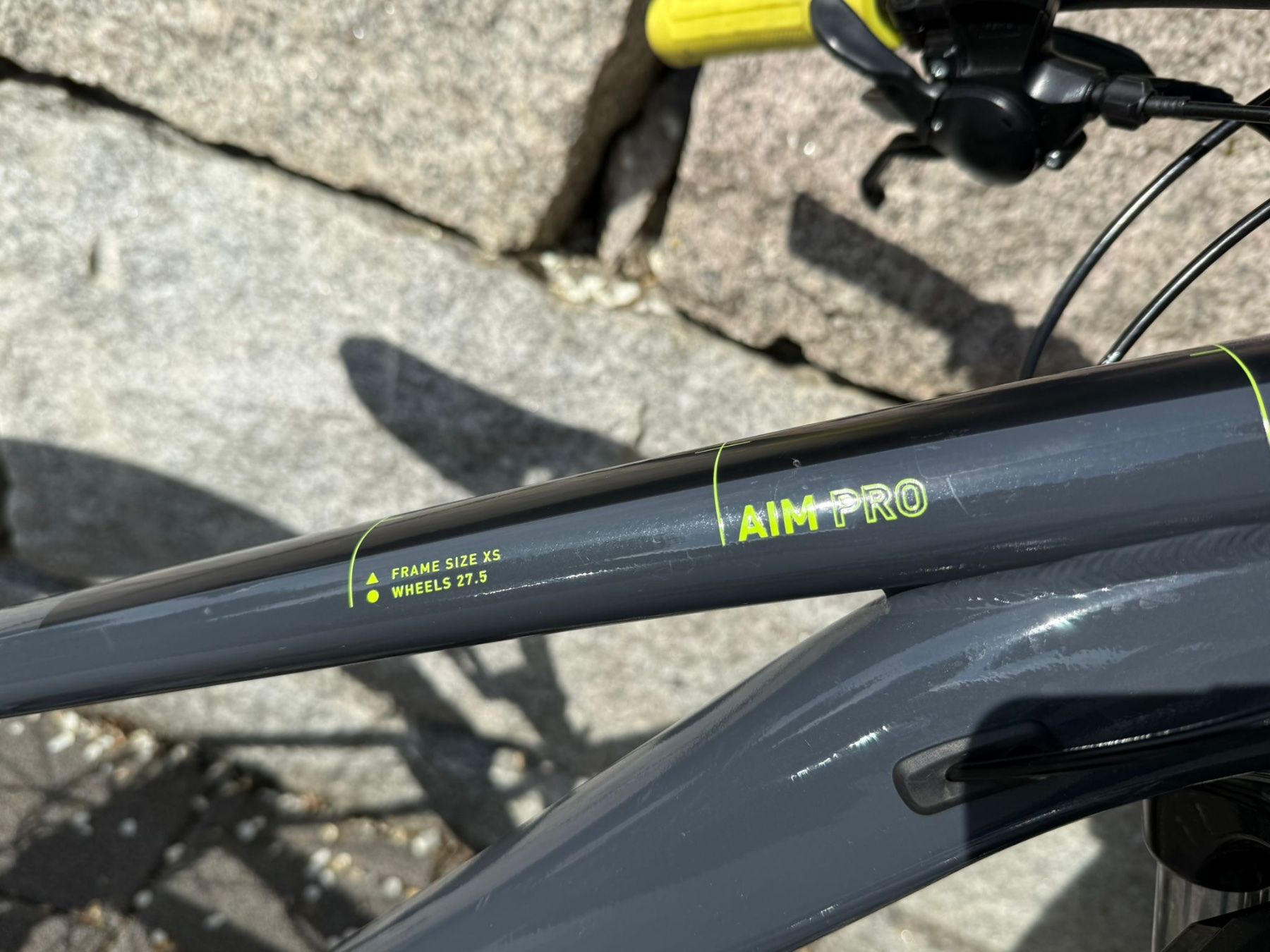 Cube Velos: CUBE Kinder MTB 14 Zoll grau/gelb – Gebraucht aus Sissach von tapasu 3