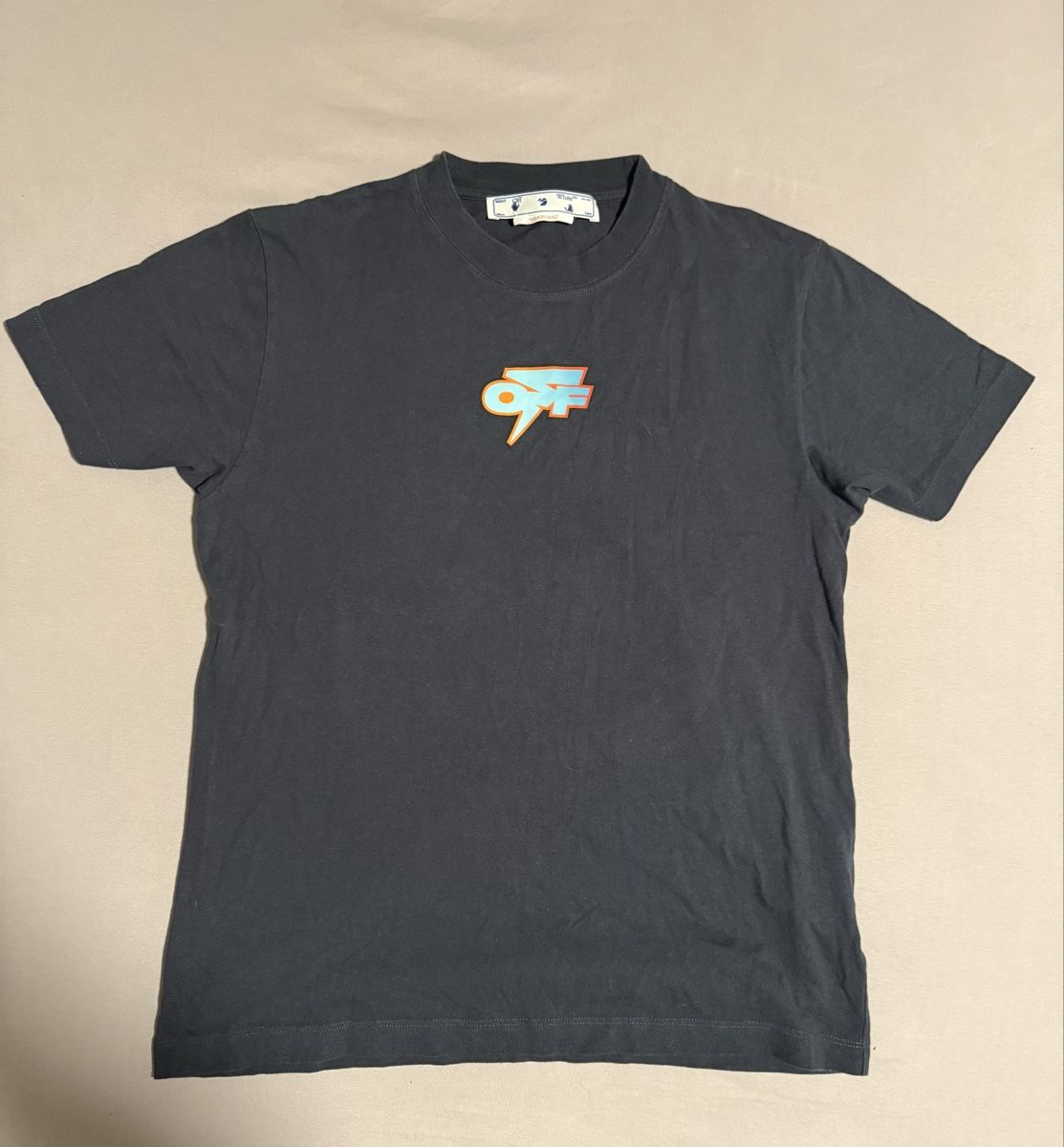 Off-White T-shirt: Off-White T-Shirt | Grösse S, grau – Nuovo e nell'imballaggio originale da Küsnacht ZH venduto da Wozdav