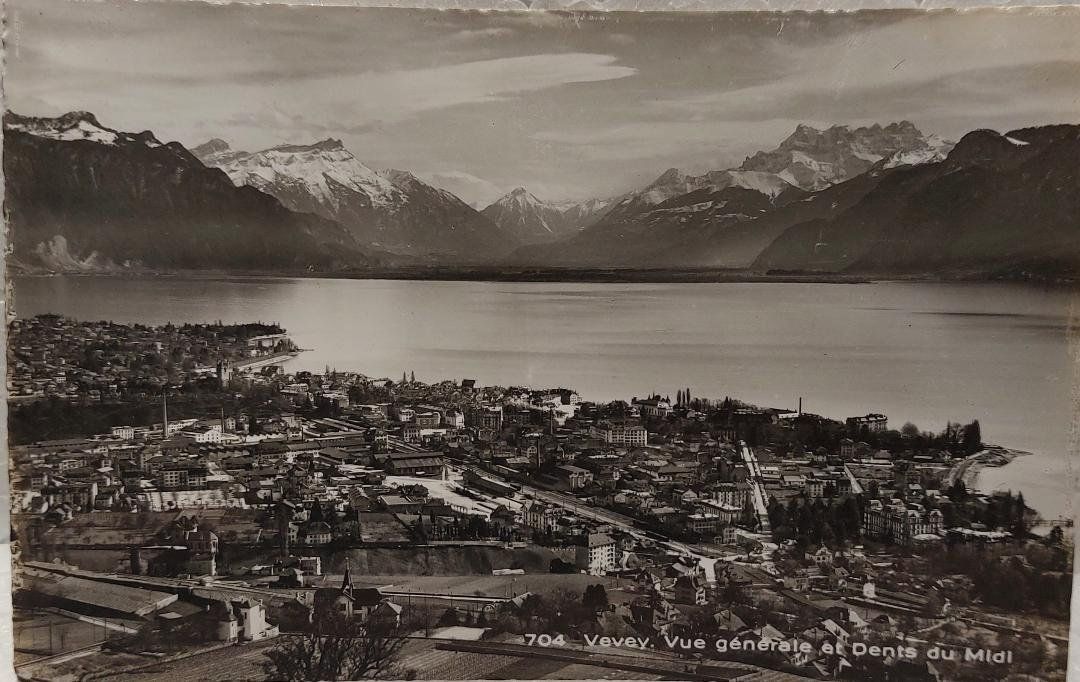 Cartoline postali: VEVEY - Vue générale et Dents du Midi – Usato da Delémont venduto da Domdom1