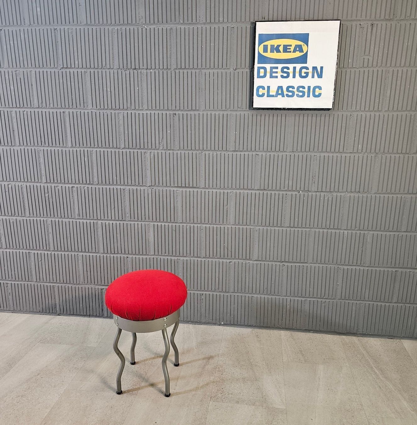 Ikea Hocker: Per Ivar Ledang 1995 IKEA URI Hocker Postmodern Stool red – Gebraucht aus Nottwil von Wondewa-Shop 3