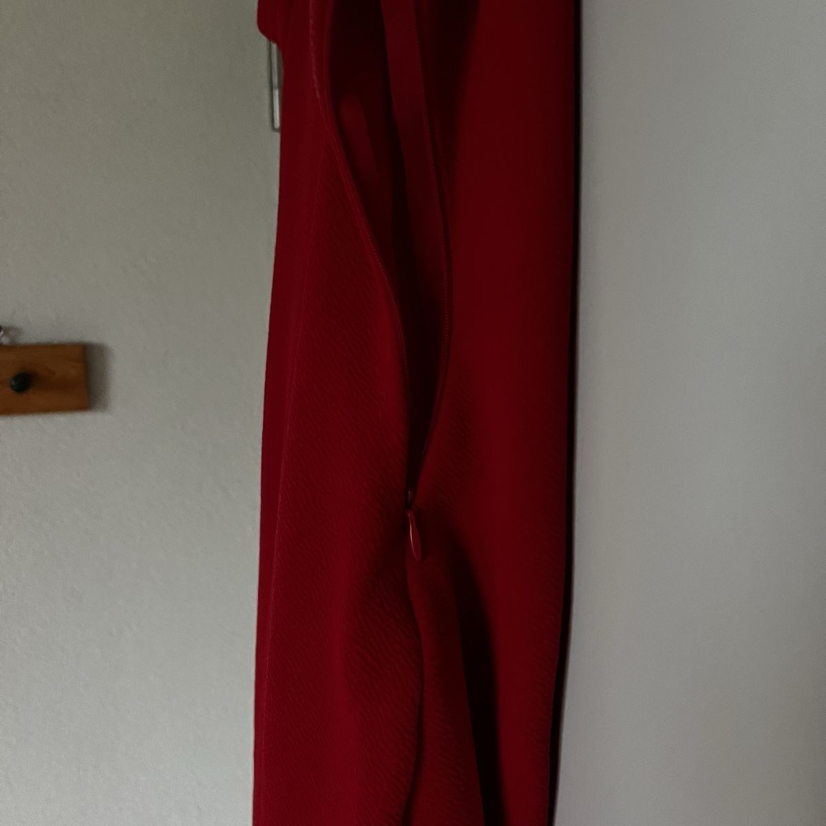 Vestiti: Rotes Kleid mit Cut Out am Bein – Nuovo (secondo la descrizione) da Chur venduto da noe_mh8b 4