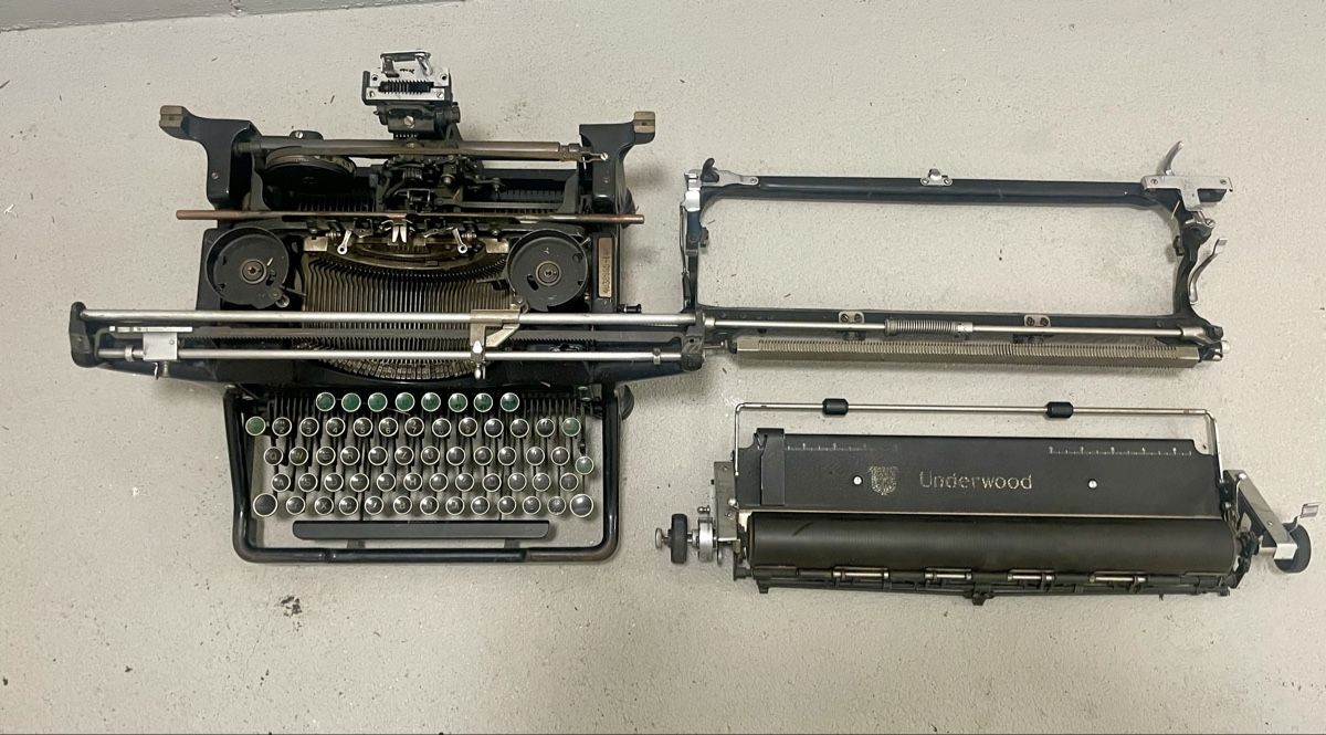 Underwood Machines à écrire: Schreibmaschine – Défectueux à Sargans par Didis