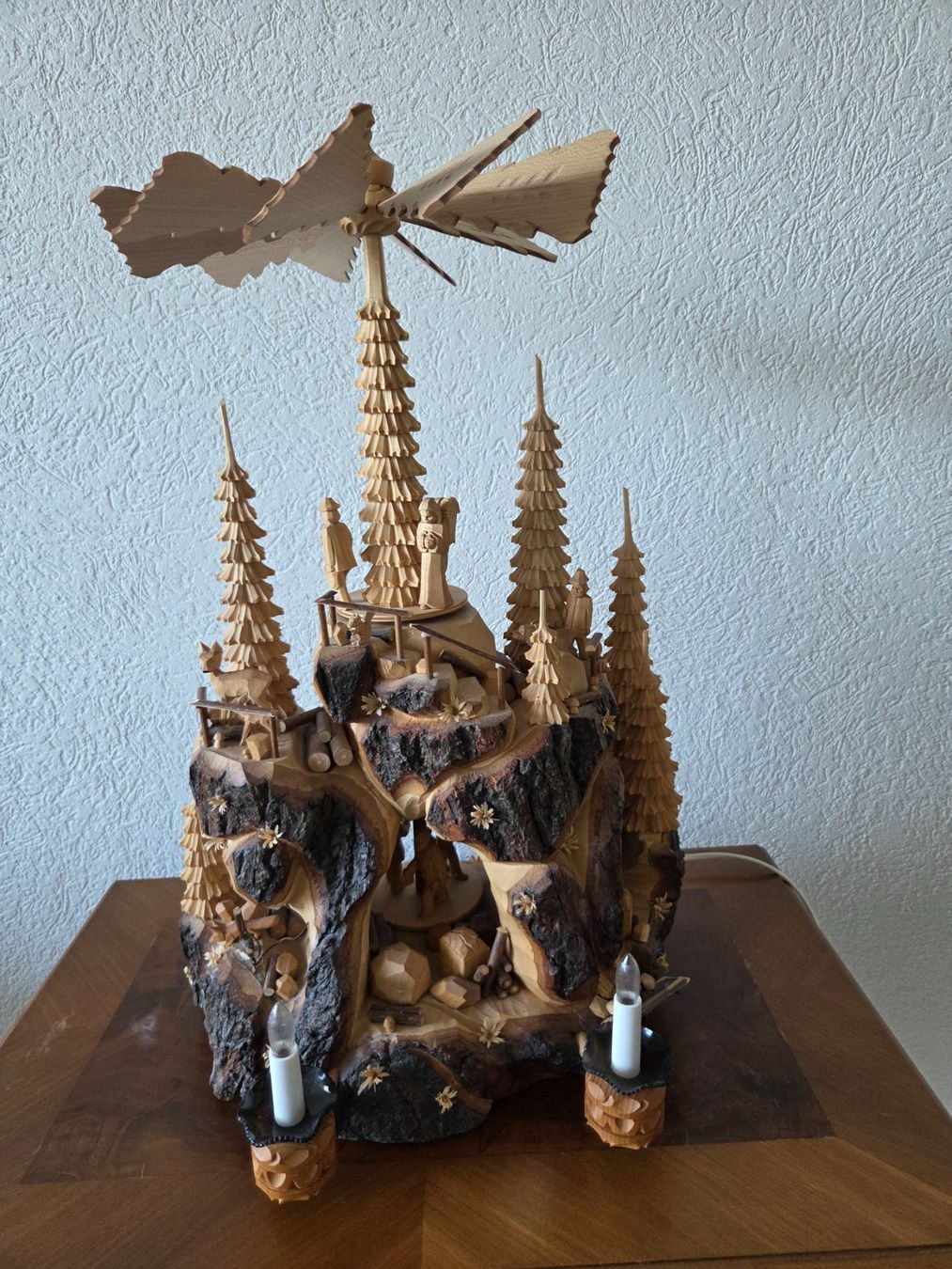 Articoli in legno: Greifensteinpyramide, echte Handarbeit, aus dem Erzgebirge – Usato da Tann venduto da WiesnDiesl