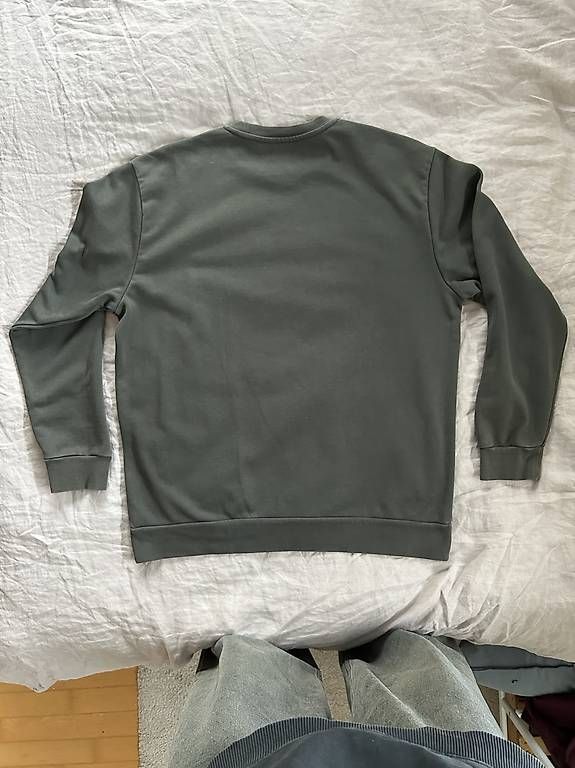 Maglioni & Felpe: Carhartt Olivegrüner Pullover XXL – Usato da Würenlingen venduto da julian.haemmerli 4