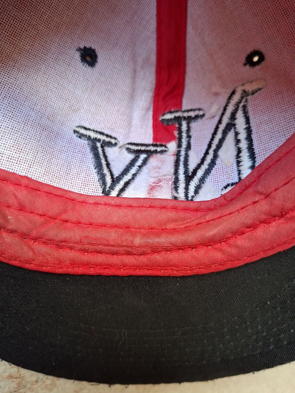 Copricapi, berretti & cappellini: 🔥 Coole NY Cap - rot – Usato da Klingnau venduto da vollmond36 7