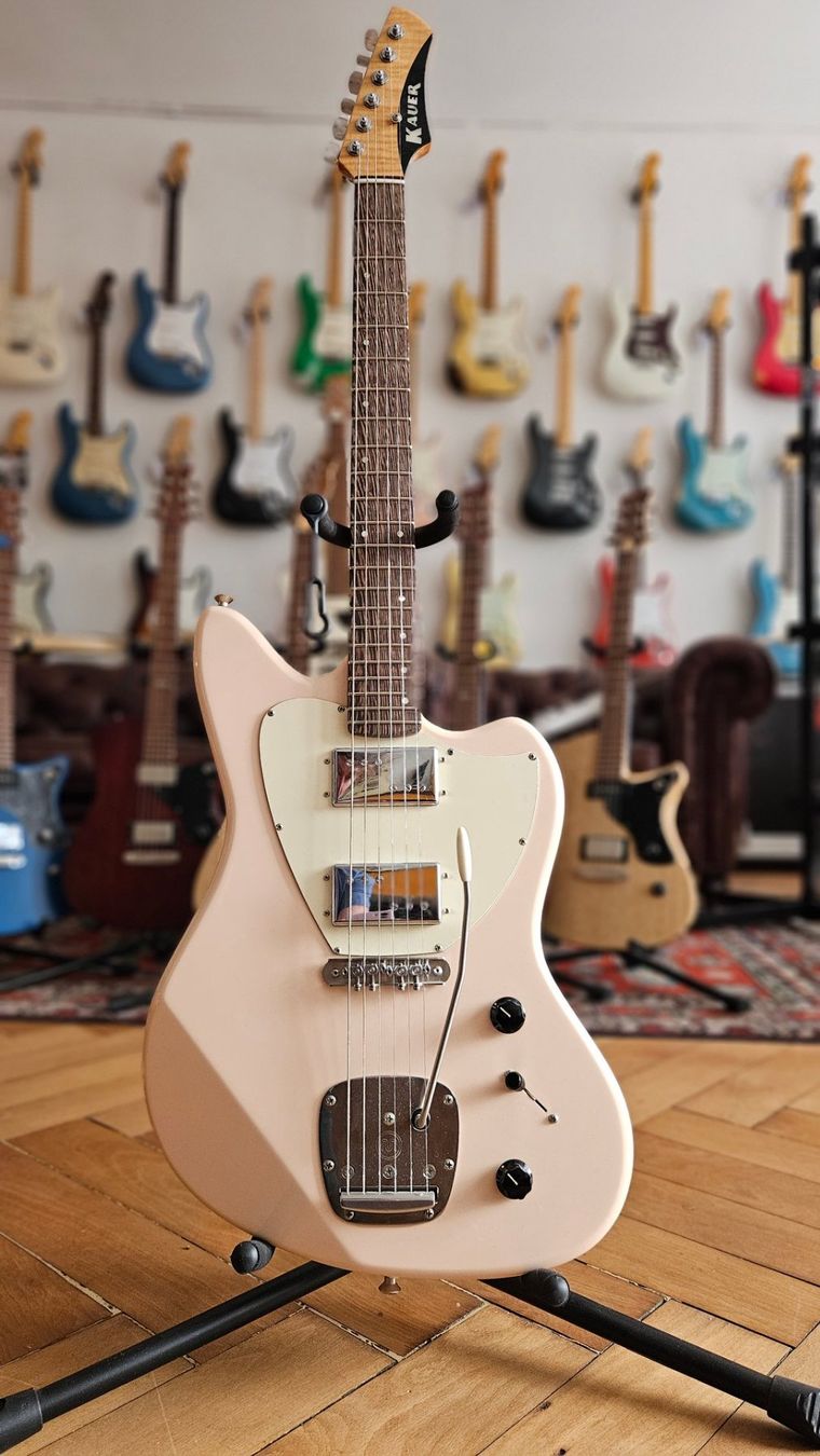 Strumenti musicali: Kauer Arcturus USA – Usato da pieterlen venduto da AntonelloGuitars