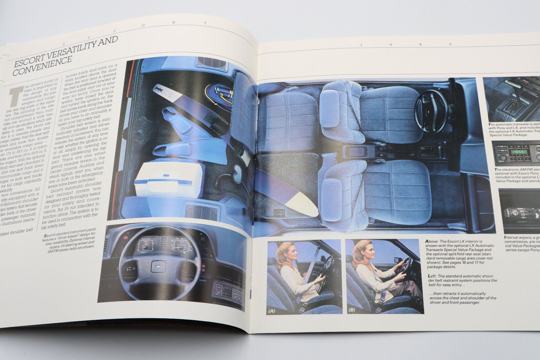Ford Dokumente: Ford Escort 1989 Prospekt – Gebraucht aus Bühl b.Aarberg von  5