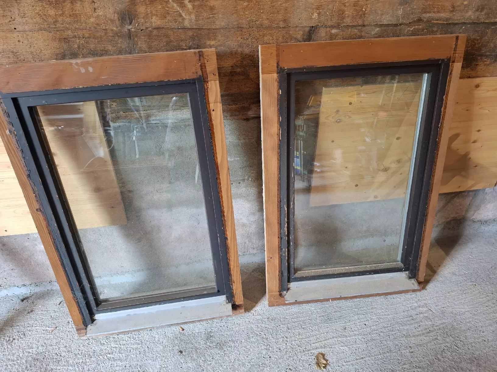 Fenster: 2 Holzfenster mit Rahmen  – Gebraucht aus Rieden SG von jakobius