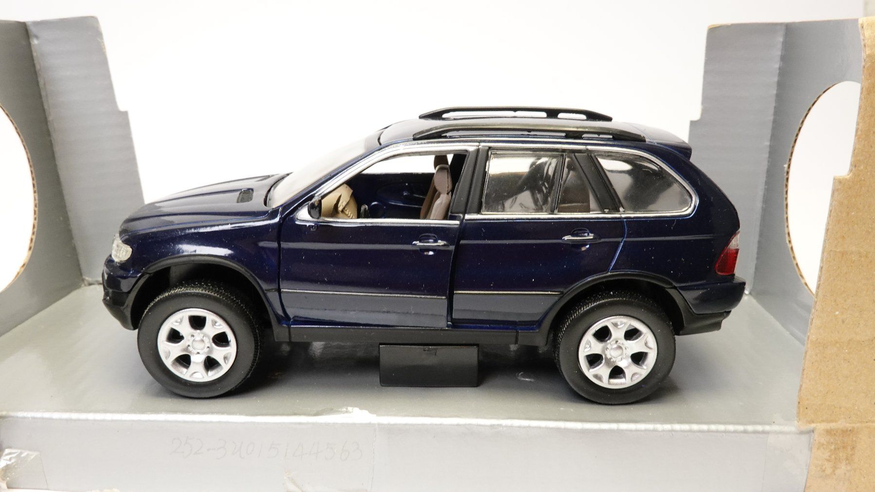 Modellini d'auto: e54 1/ 32 NewRay BMX X5 blau – Usato da Thun venduto da evinka_gmbh 2