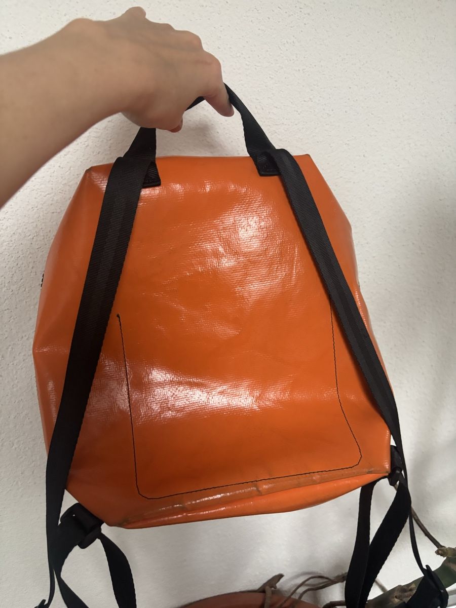 Freitag Zaini: FREITAG F44 Walter Mini Rucksack Orange – Usato da St.Gallen venduto da ann_c659 2