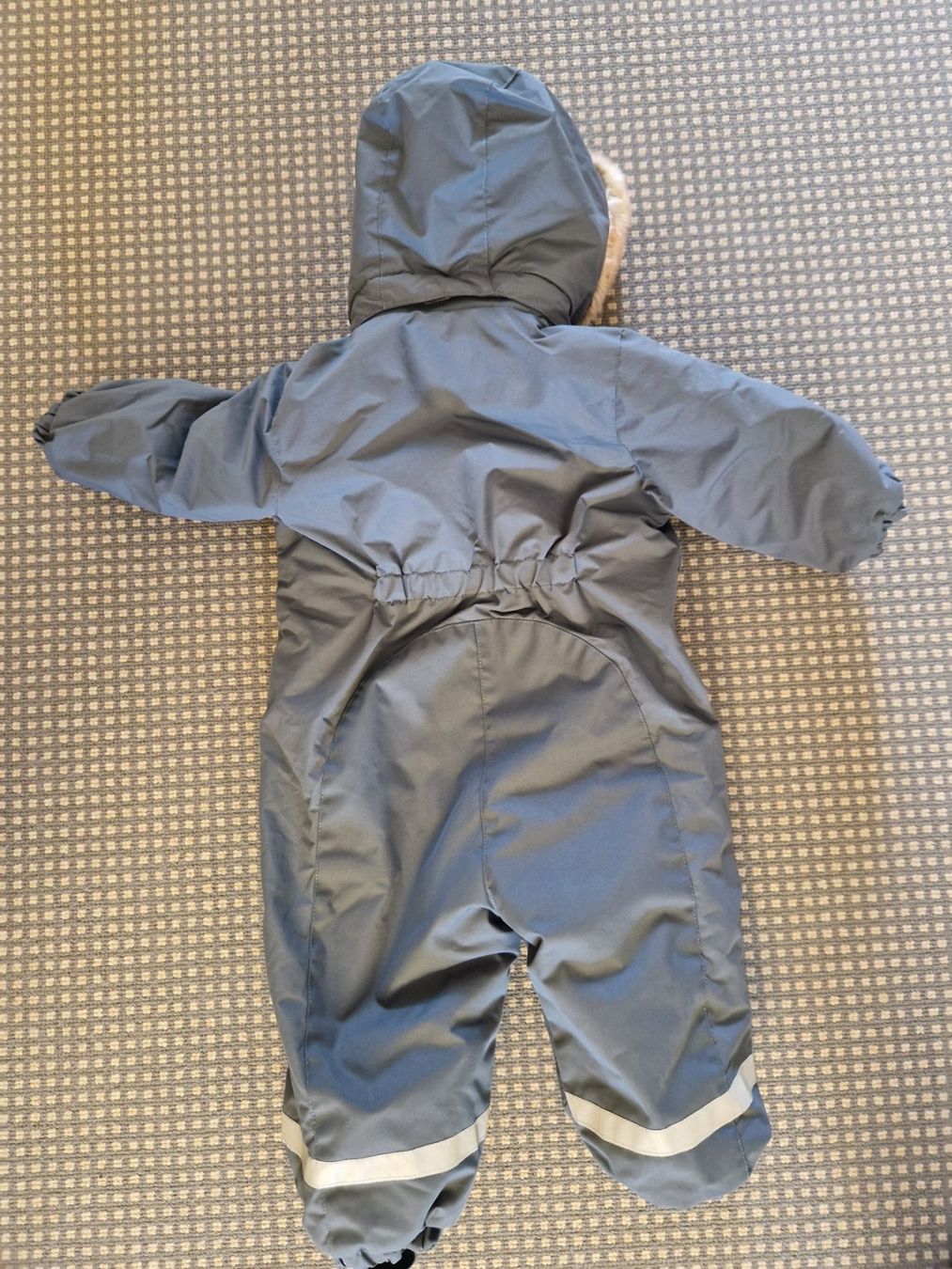 H&M Lotti & Set di vestiti: Combinaison déperlante H&M, taille 80 - PN: CHF 49.95 – Nuovo (secondo la descrizione) da Goumoens-la-Ville venduto da cfaIII 1