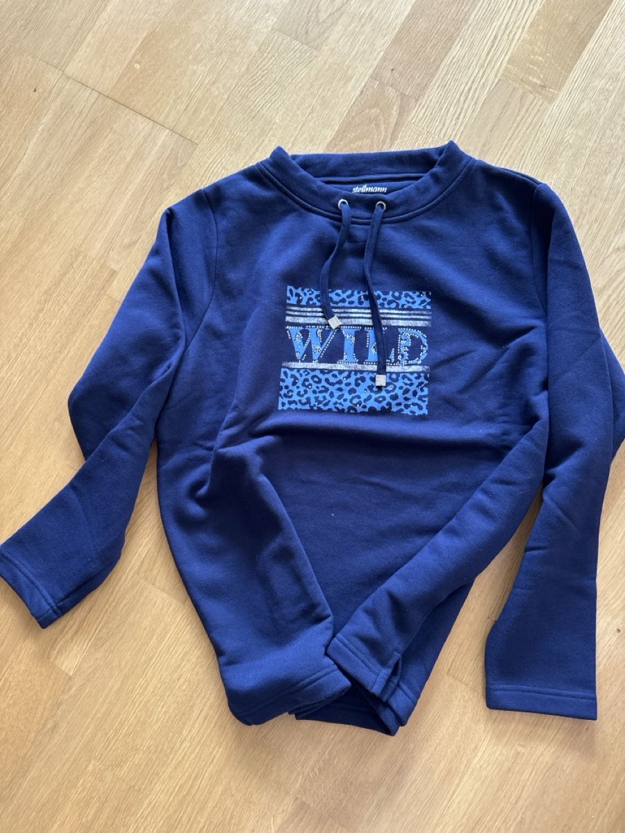 T-Shirts: Damen Pullover dunkelblau Grösse M mit Aufdruck – Neu und originalverpackt aus Kriens von Silvia_57