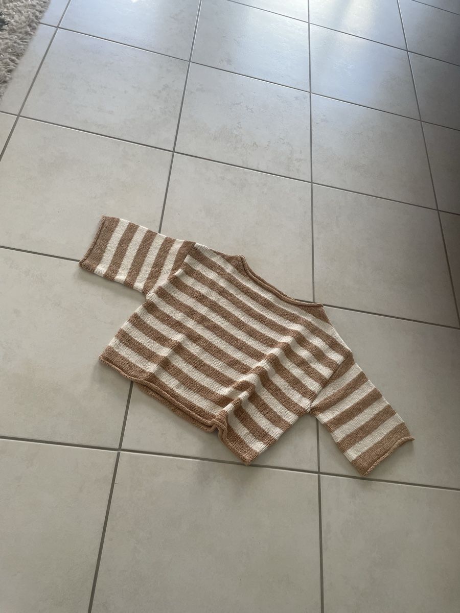 Stradivarius Pulls & Sweat-shirts: Stradivarius Pullover gestreift beige/weiss Grösse S . Neu – Neuf avec emballage d'origine à Dübendorf par jlu_r7hz 2