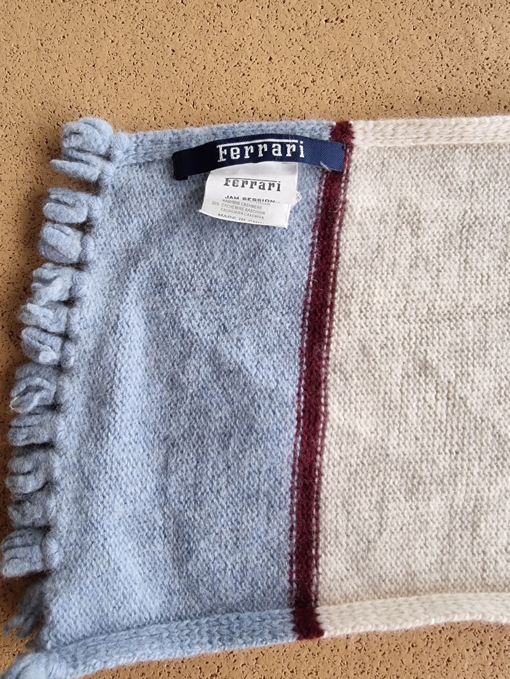 Altro abbigliamento per bambino: Echarpe d’enfant Ferrari – Usato da St-Gingolph venduto da GoldenKeys 3