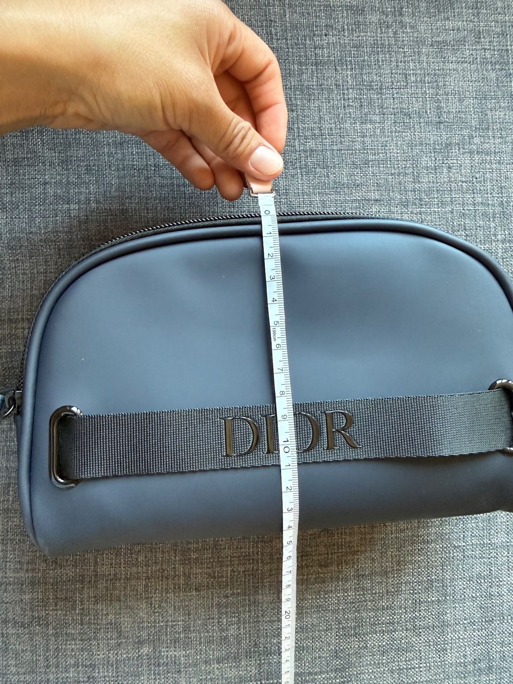Dior Sacs: Dior Pouch L – Neuf avec emballage d'origine à Luzern par sas_r89l 1