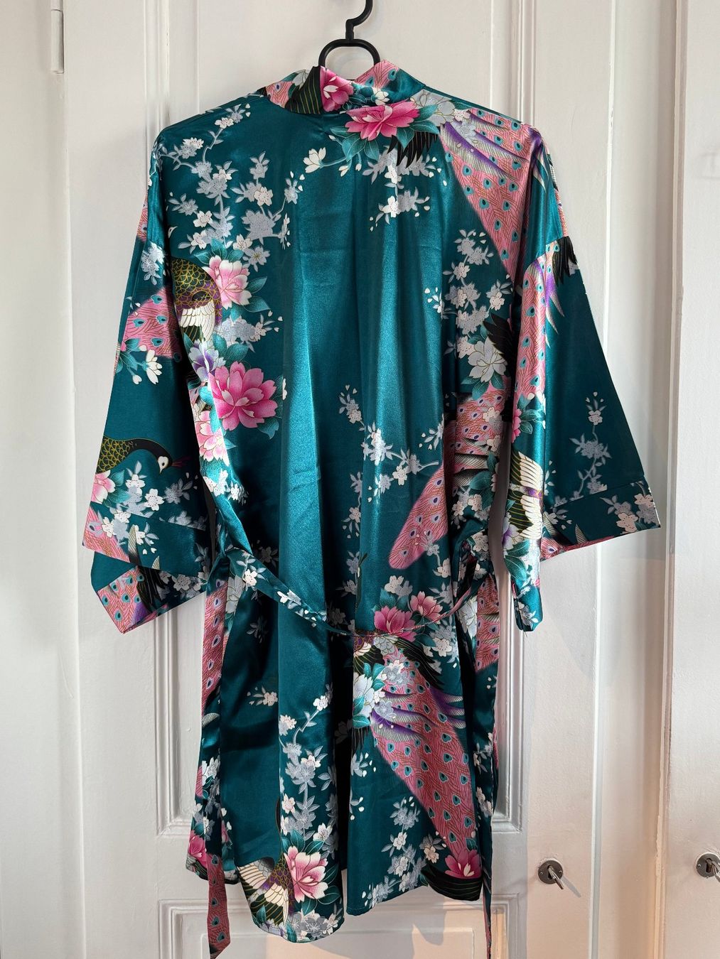 Arte internazionale: Morgenmantel Damen Peacock Print – Nuovo (secondo la descrizione) da Nidau venduto da biasutti 1