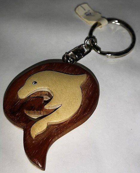 Schlüsselanhänger & - bänder: Schlüsselanhänger Delfin aus Holz – Neu (gemäss Beschreibung) aus Lutzenberg von Truhe