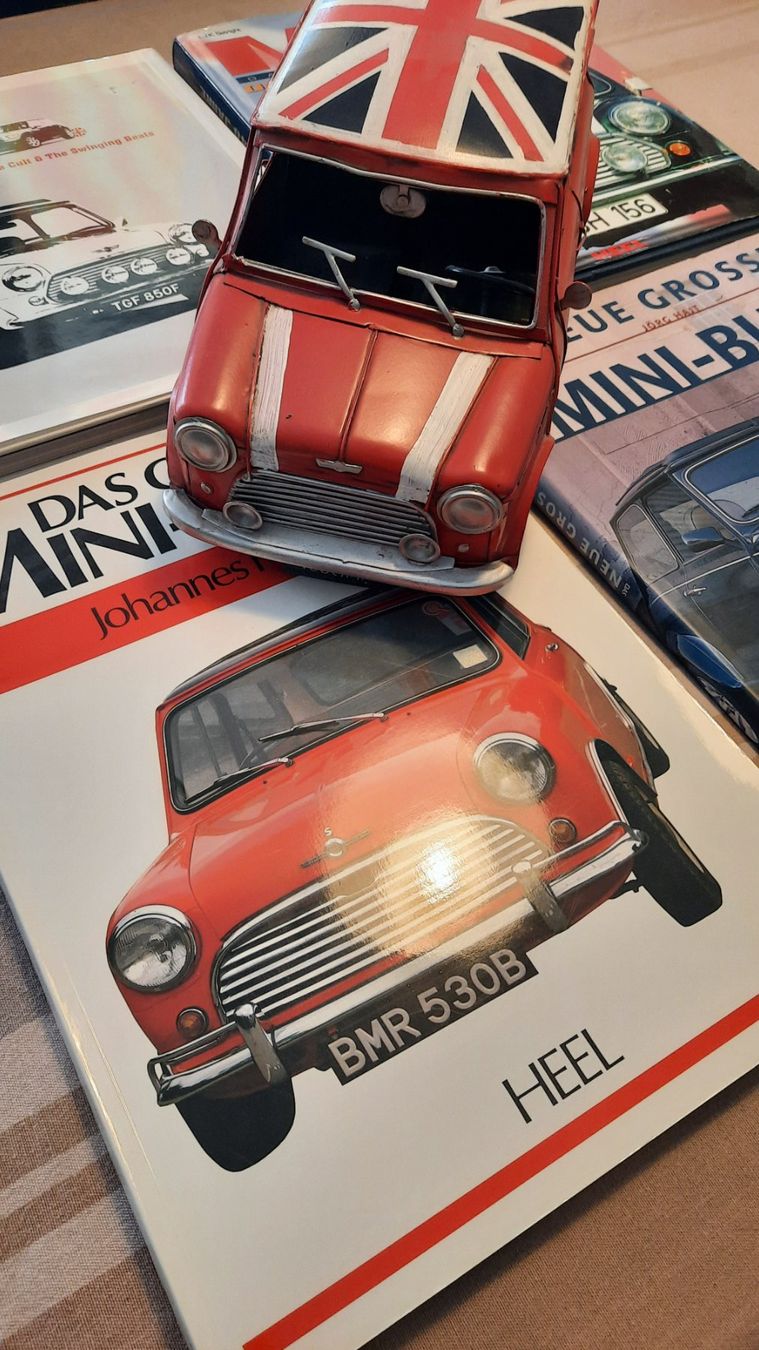 Bücher: MINI Classic Bücher mit Modellauto MINI aus Metall – Gebraucht aus Stalden VS von Stumpf83 1