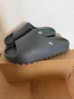 Yeezy Slides Marine
