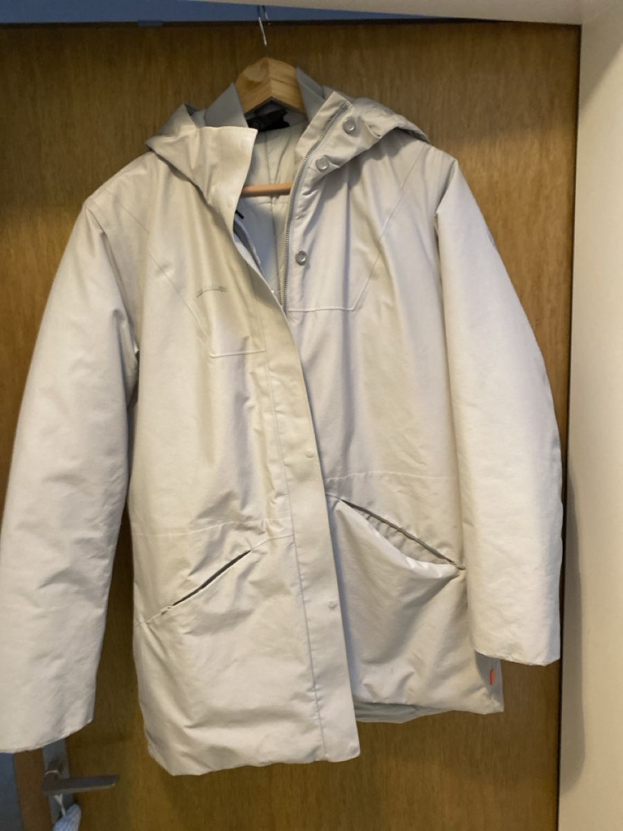 Mammut Vestes: Elegante MammutWinterjacke, Grau, Grösse M – D'occasion à Kölliken par ale_7d8j