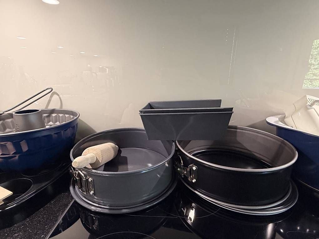 Teglie da forno: Grosses Backset mit viel Zubehör   – Usato da Adligenswil venduto da TST04 2
