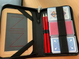 Jass-Set und Tafel