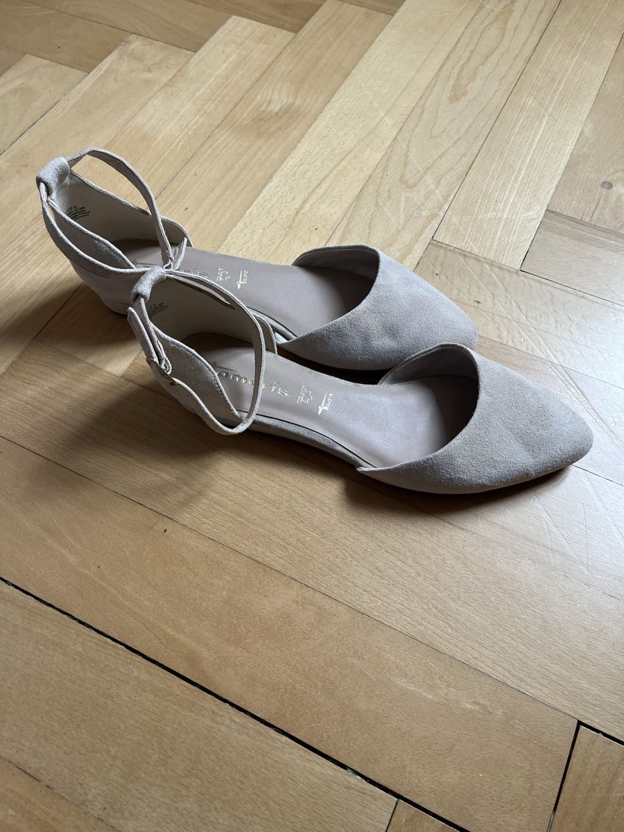 Tamaris Damenschuhe: Flacher Wildlederschuh mit Riemchen – Neu (gemäss Beschreibung) aus Bern von urt_ph6r 5