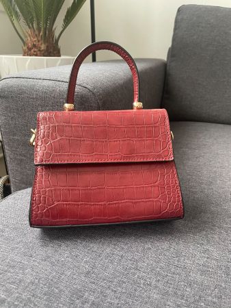 Hübsche Henkel/Crossbodytasche Mango neu