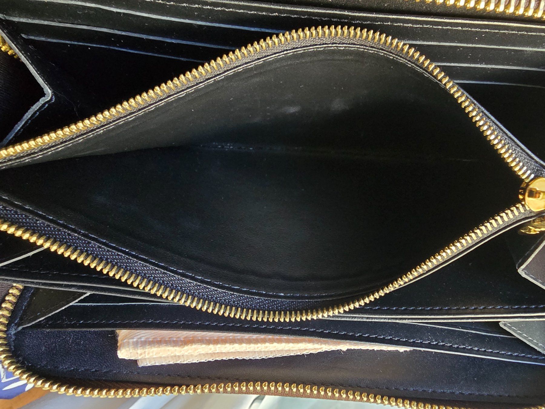 Louis Vuitton Portamonete: Louis Vuitton M69353 Zippy Geldbörse – Usato da Gattikon venduto da lavric_d 8