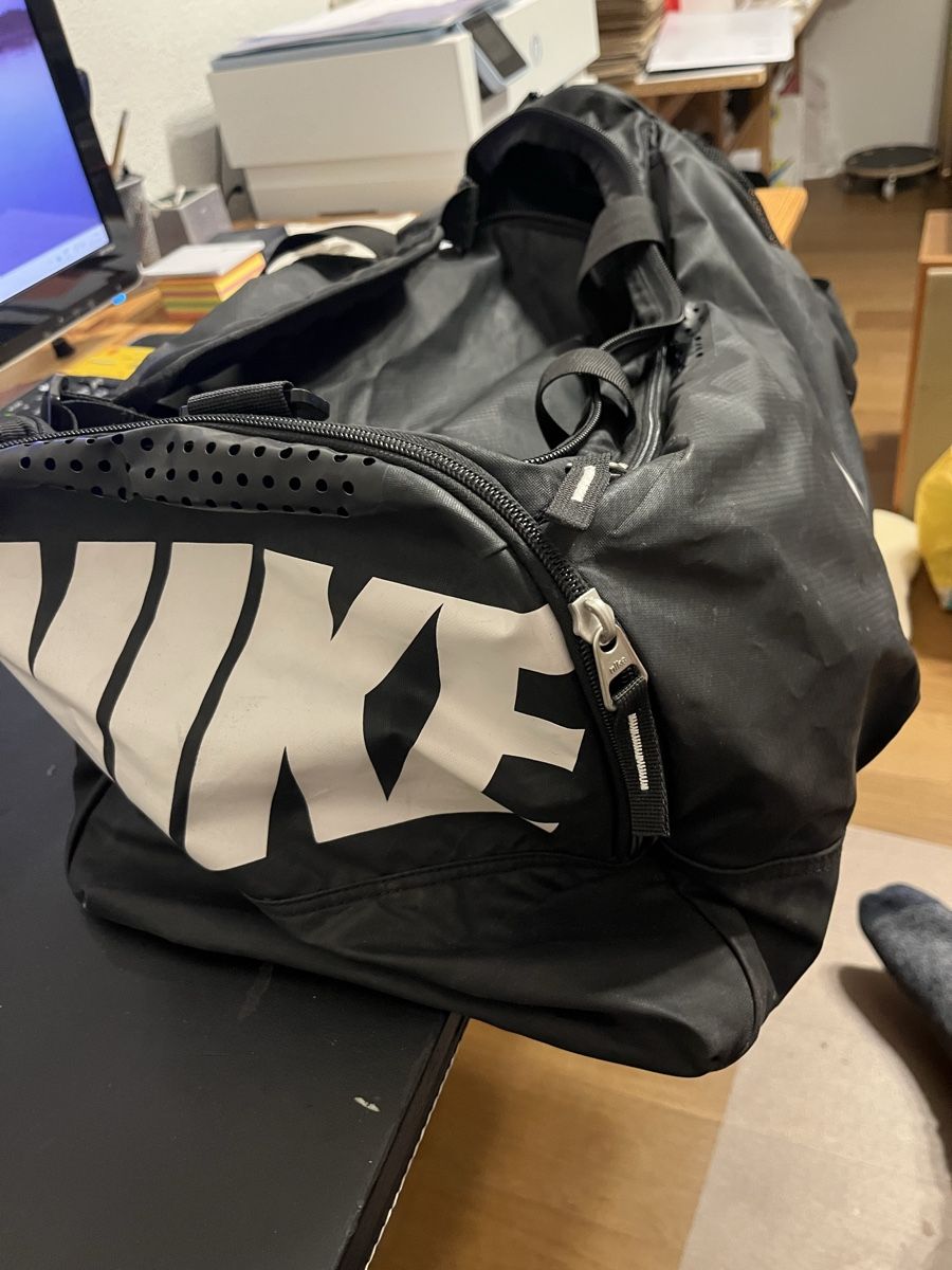 Nike Taschen: Sporttasche Nike – Gebraucht aus Brunnen von Duschi1