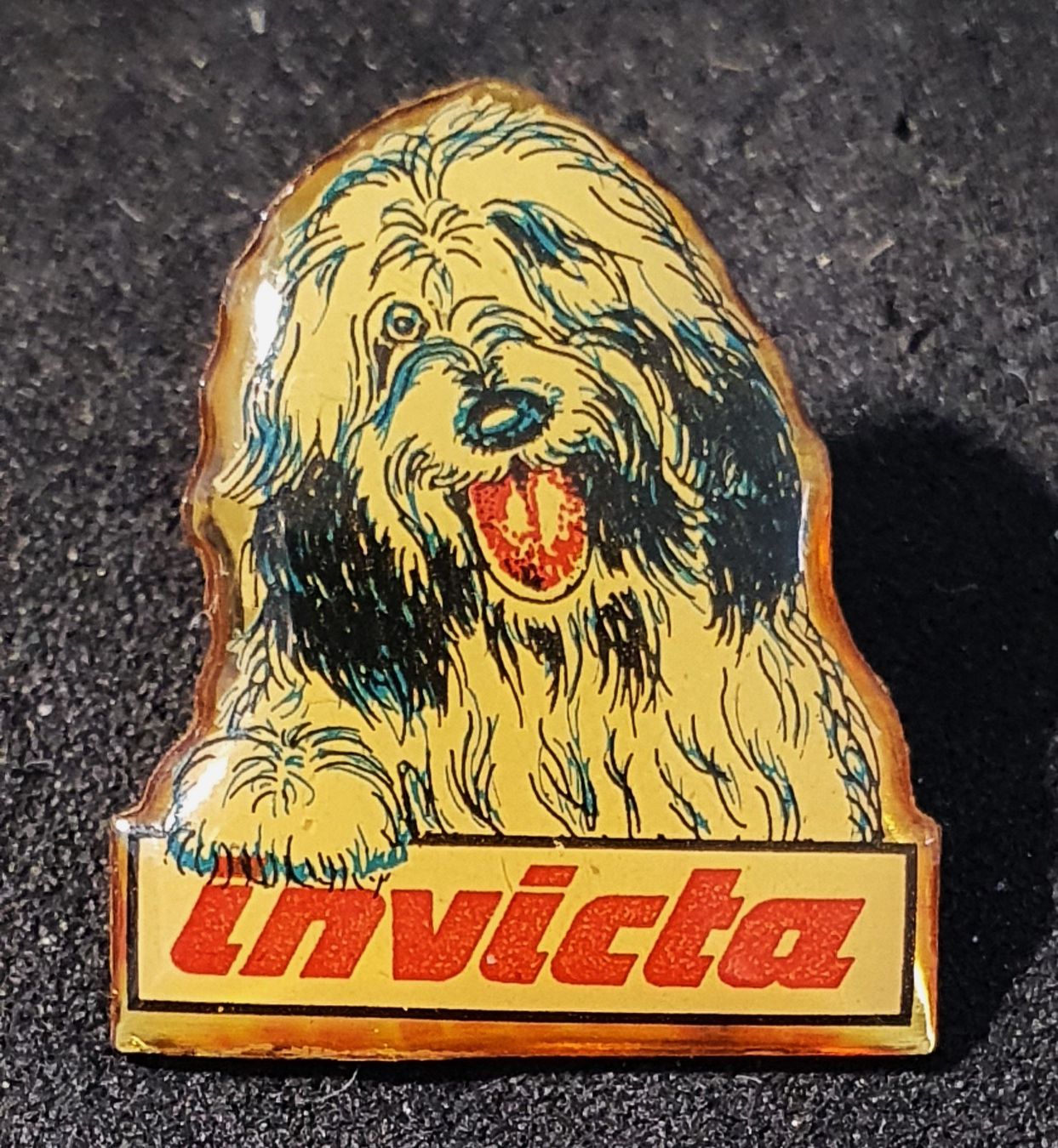 Placchette & Badge: CC406 - Pin Hund - invicta – Usato da Reinach BL venduto da Boston-Verkauf