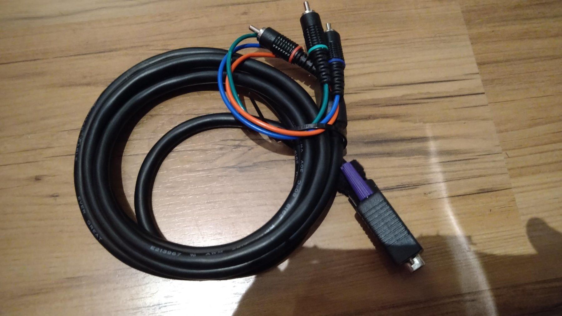 Câbles: Kabel  zu Beamer – Neuf (Voir description) à Gelterkinden par martinom