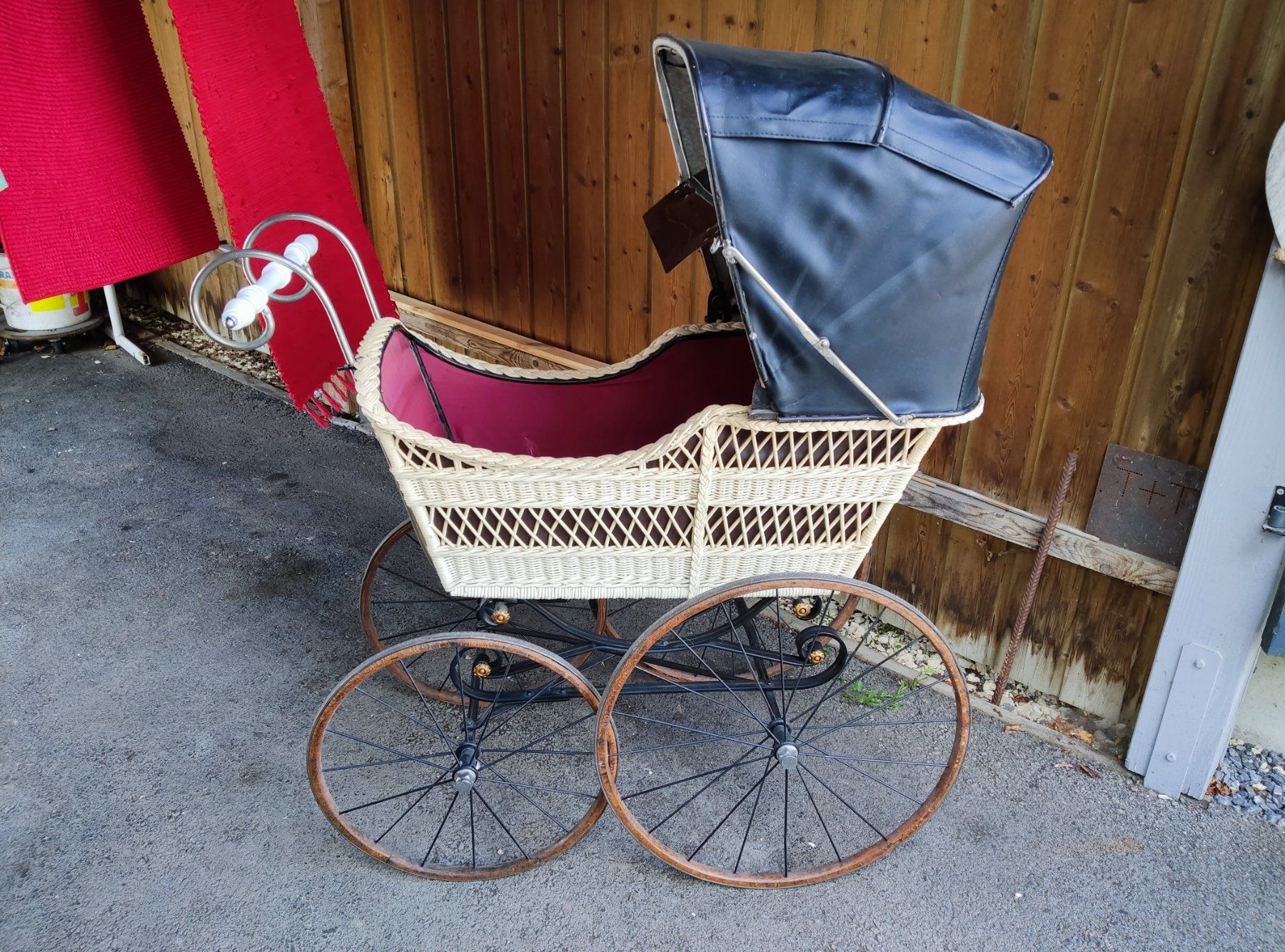 Kinderwagen: Ancienne poussette – Gebraucht aus Vicques von prairie0809