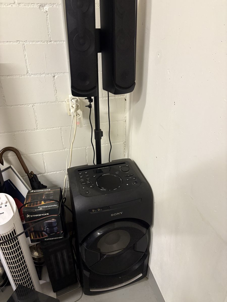 Sony Casse acustiche: Sony Audiosystem schwarz mit Stativ gebraucht – Usato da Rümlang venduto da nicin97 2