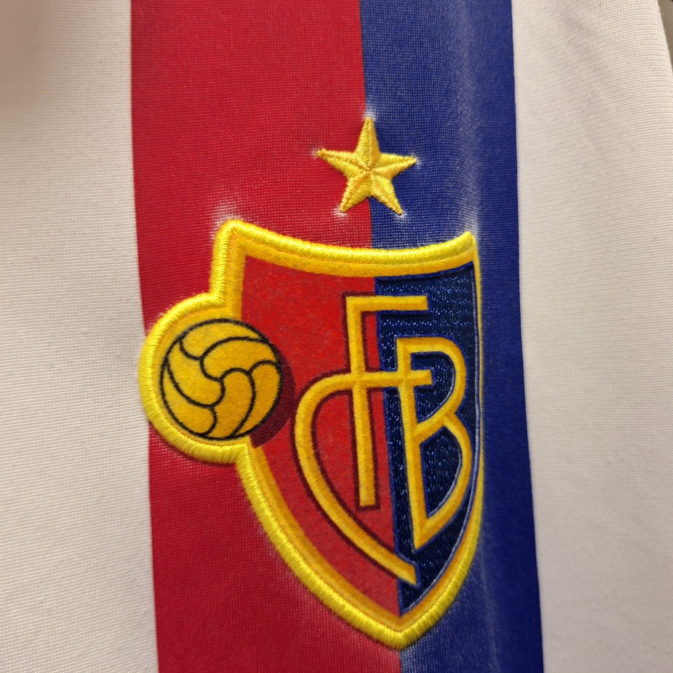 Canottiere & Pantaloni: Adidas Fc Basel Jacke L – Usato da Bellinzona venduto da LA-ropa-de-Juan 5