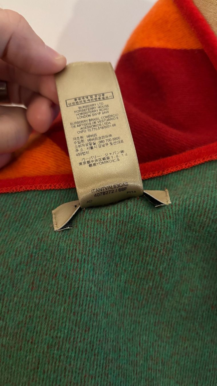 Burberry Altro in  Abbigliamento & Accessori: Burberry Rainbow Poncho Schal – Nuovo (secondo la descrizione) da Luzern venduto da luzern.secondhand 8