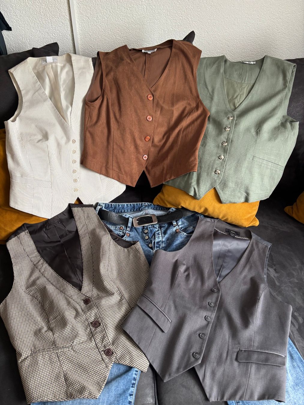 Lotti di vestiti: GILETS 5 Teile neuwertig – Nuovo (secondo la descrizione) da Merishausen venduto da yourdream 5