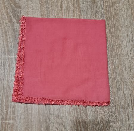 Foulard Rosa handgemachtes Randmuster