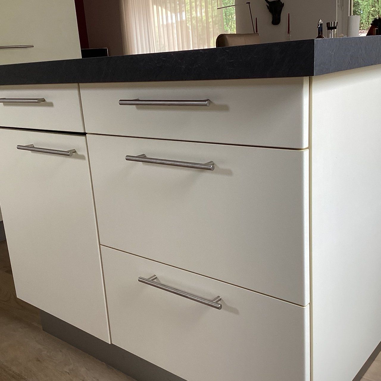 Cucine complete: Cuisine d'angle  avec îlot central – Usato da Fribourg venduto da pie_9sqz 2