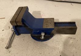 Robuster Schraubstock 20cm Spannweite, guter Zustand