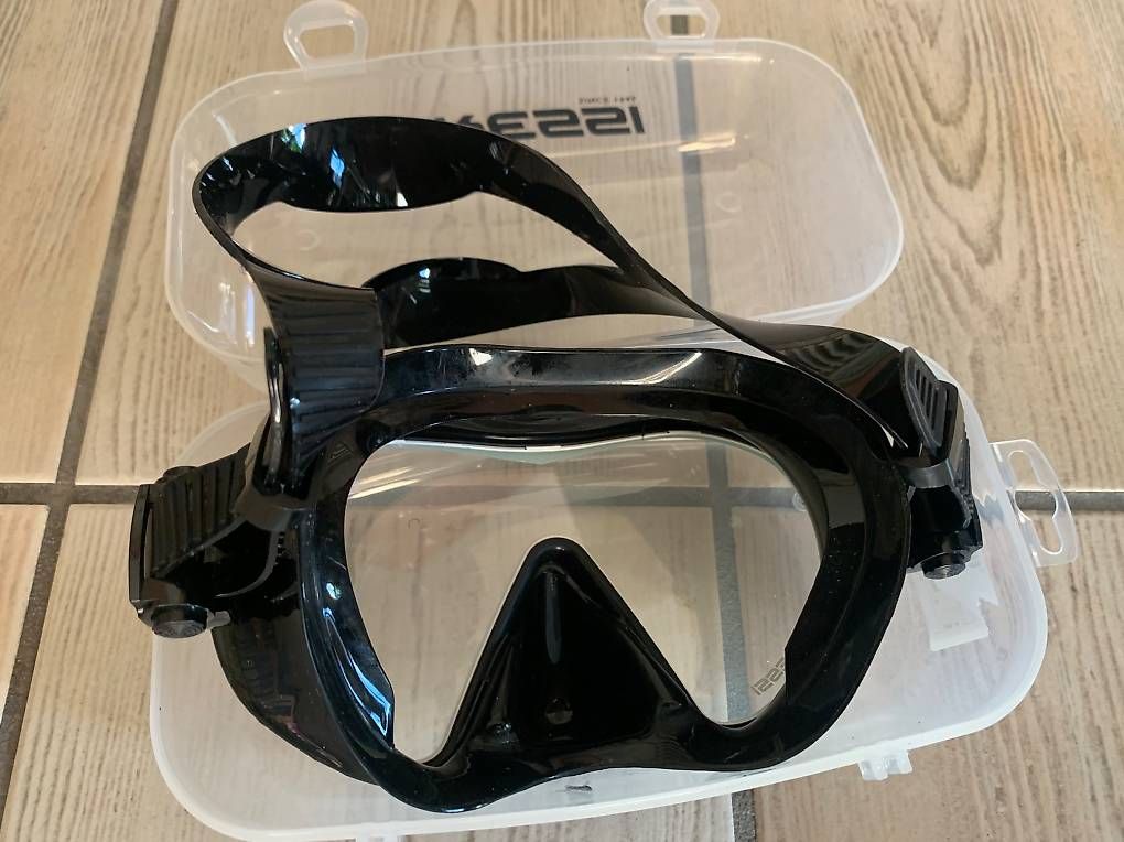 Pinne, Maschere & Boccagli: Vendo maschera snorkeling/sub Cressi  – Usato da Locarno venduto da milamerker 2