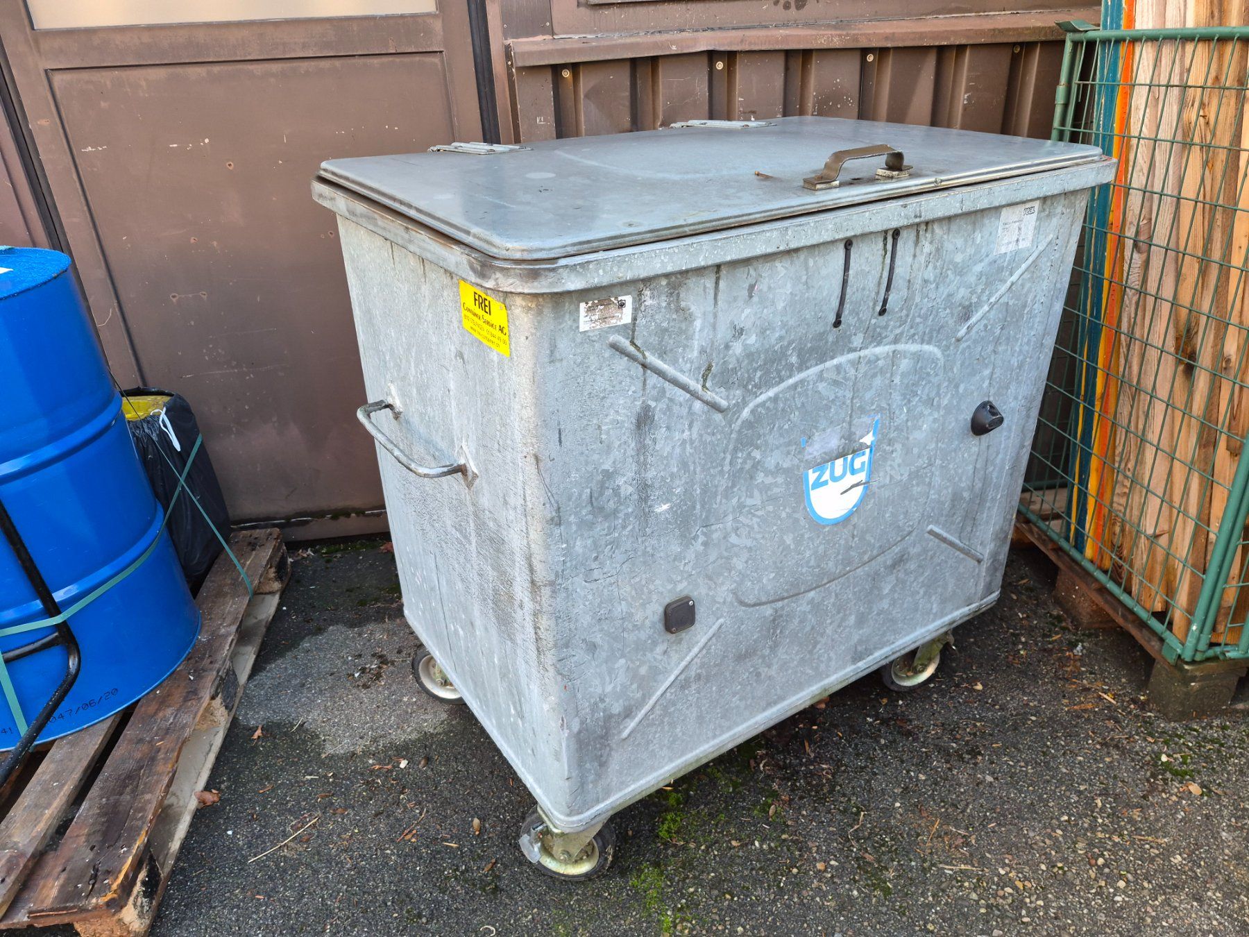 Eléments de bureau: 064 Abfallcontainer – D'occasion à Derendingen par Meisterstuecke 1